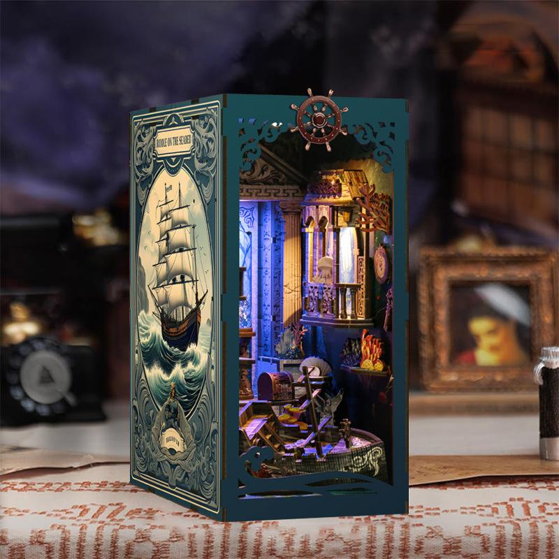 DIY Book Nook Kit with Light - Sea Explorer