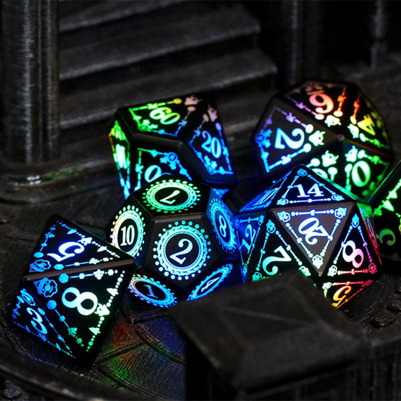 SUPREMETECH Rechargeable LED Dice Set
